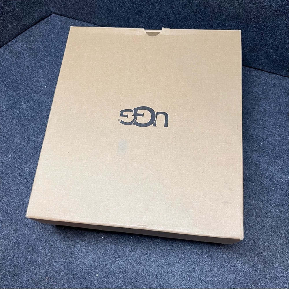 UGG Women's Indra waterproof wedge boot in the stout color and size 9.5 - Picture 6 of 10